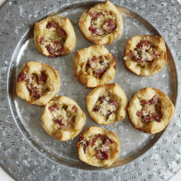 Baked Brie Pastries With Artichoke and Prosciutto
