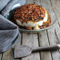 Baked Brie with Caramelized Onions and Bacon
