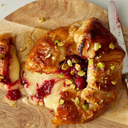 Baked Brie With Quick Cranberry Jam