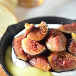 Baked Brie with Roasted Figs Recipe