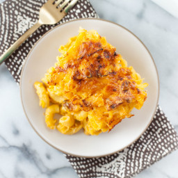 Baked cauliflower macaroni and cheese