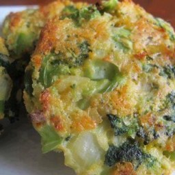 baked-cheese-broccoli-patties-2.jpg