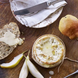 Baked cheese with quick walnut bread and pears