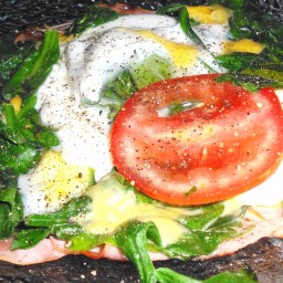 Baked Eggs and Mushrooms In Ham Crisps