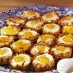 Baked Eggs in Hash Brown Cups