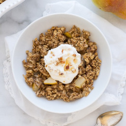 Baked Ginger and Pear Oatmeal