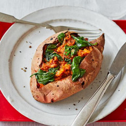 Baked ginger and spinach sweet potato