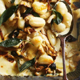 Baked gnocchi with mushrooms