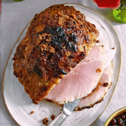 Baked ham with sticky raisin, tamarind and chipotle relish