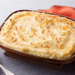 baked-mashed-potatoes-with-parmesan-cheese-and-bread-crumbs-1317396.jpg