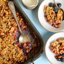 Baked Oatmeal With Berries and Almonds