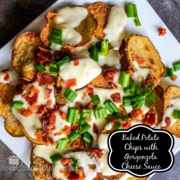 Baked Potato Chips with Gorgonzola Cheese Sauce