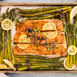 Baked Salmon and Asparagus (One Pan Recipe!)
