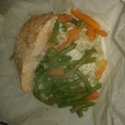 Baked salmon in a bag
