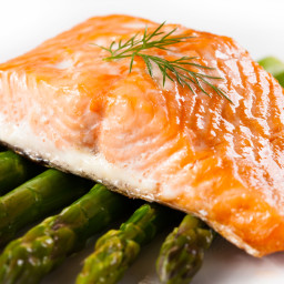 Baked salmon with asparagus and roasted beets