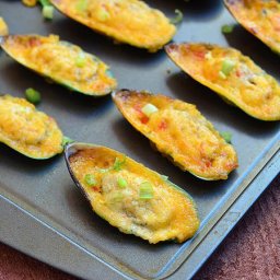 Baked Tahong with Sweet Chili-Mayo Topping