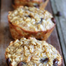 Banana and Chocolate Chip Baked Oatmeal Cups