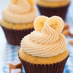 Banana Cupcakes with Salted Caramel Peanut Butter Frosting