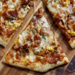 barbecue-chicken-pizza-with-bacon-and-corn-2732299.jpg