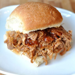 BBQ Pulled Pork Sandwiches {Slow Cooker}