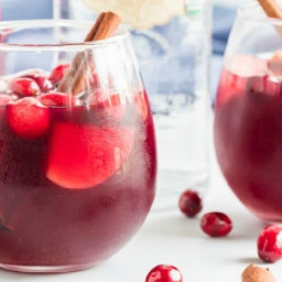 Beautiful fall sangria is boasting all the colors & flavors of autumn.