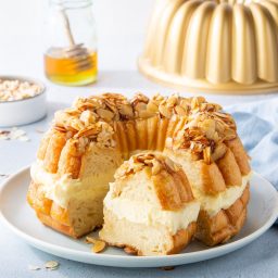 Bee Sting (Bienenstich) Bundt Cake