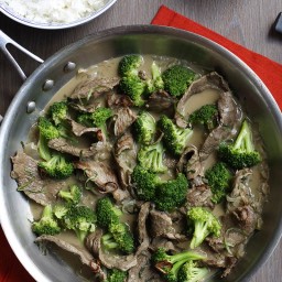 Beef & Broccoli Stir-Fry with Green Curry