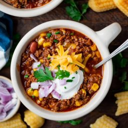 Beef Chili Recipe {Classic and Easy!}