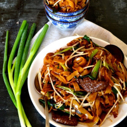 beef-chow-fun-rice-noodles-gon-chow-ngau-ho-1693980.jpg