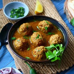 Beef Kofta Curry (Pakistani Meatballs Curry)