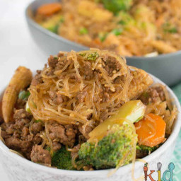 Beef mince and veggie rice noodles