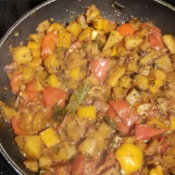 Bell Pepper, Tomato, and Potato Indian Curry Recipe