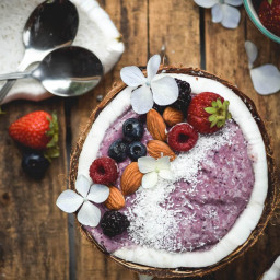 Berry Coconut Breakfast Smoothie Bowls