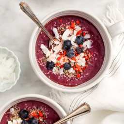 Berry Superfood Smoothie Bowl