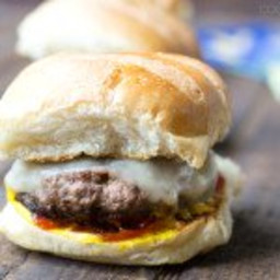 best-basic-burger-recipe-2151321.jpg