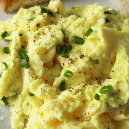 best-ever-creamy-scrambled-eggs-2577431.jpg