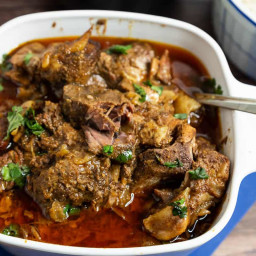 Best ever Slow-cooker Lamb Curry Recipe (video)