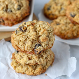 Best Oatmeal Raisin Cookies