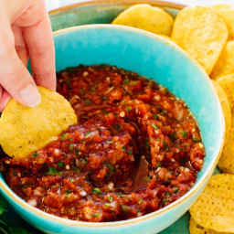 Best Red Salsa (Ready in 10 Minutes)