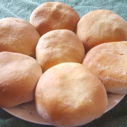 Bierocks (German Hamburger- and Cabbage-filled rolls)