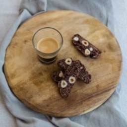biscotti-al-cacao-e-nocciole-1300682.jpg