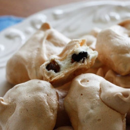 Black and White Chocolate Chip Meringues