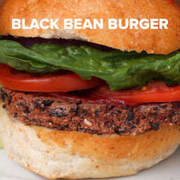 Black Bean and Roasted Red Pepper Veggie Burgers