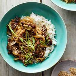 Black Pepper Beef and Cabbage Stir-Fry