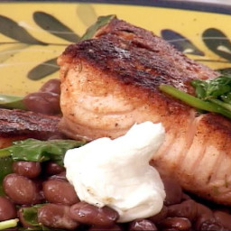 Blackened Salmon with Spinach and Soy Black Beans (Five-minute meal in a pa