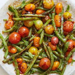 Blistered Green Beans and Tomatoes With Honey, Harissa and Mint