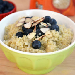blueberry-breakfast-quinoa-1348228.jpg