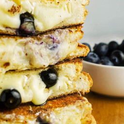 Blueberry Brie Grilled Cheese (Easy to Make!)