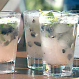 blueberry-ginger-mojito-pitchers-2.jpg