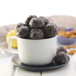 blueberry-muffin-energy-balls-5e8b23-45020df2d25009428fbe3cd0.jpg